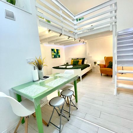 Teresian Apartment Near The Andrassy Street Free Air Conditioner Free Coffee บูดาเปสต์ ภายนอก รูปภาพ